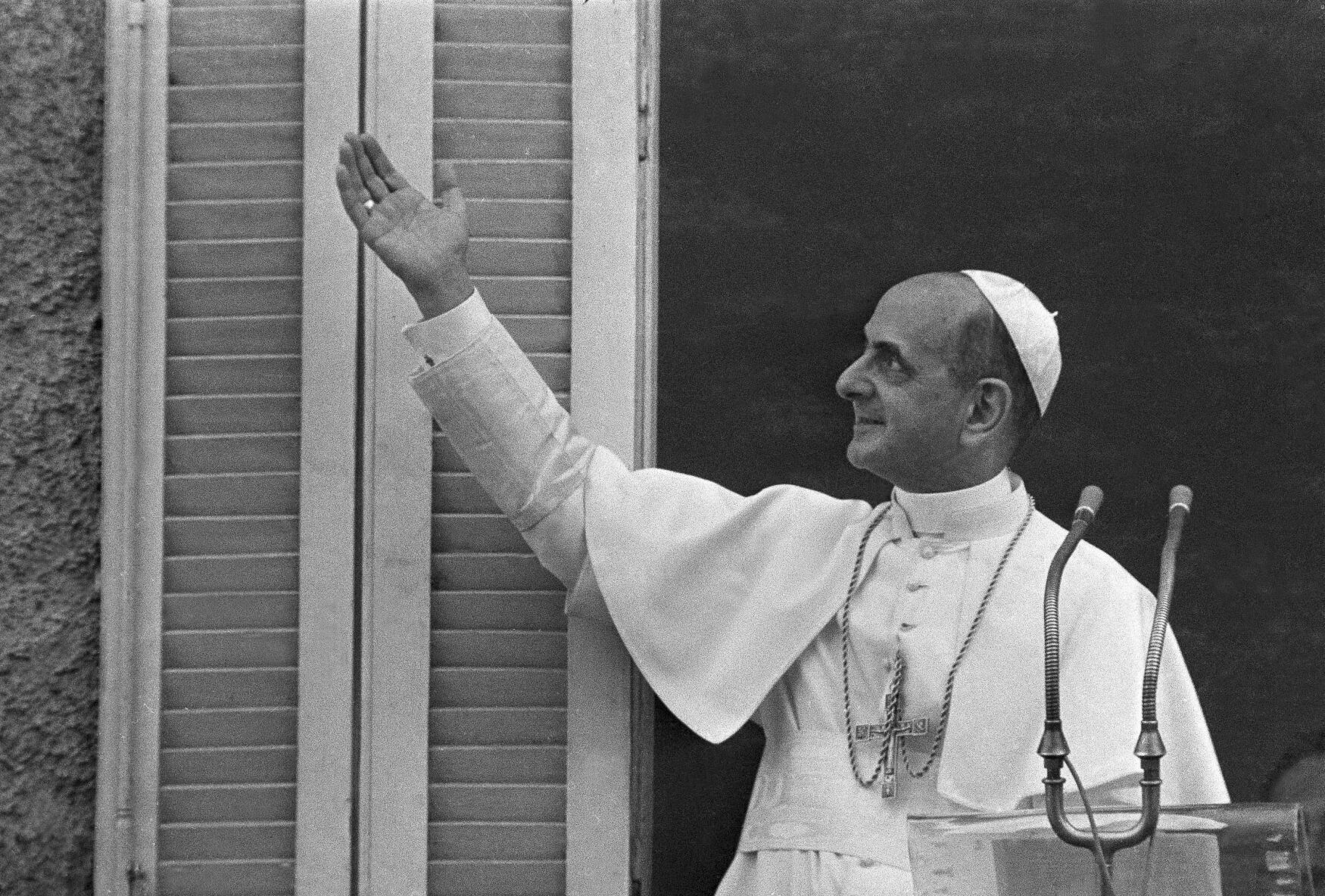 1963: Pope Paul VI